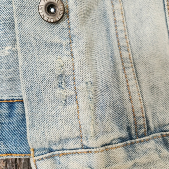 Wishlist classic denim jacket, size M - Picture 6 of 11